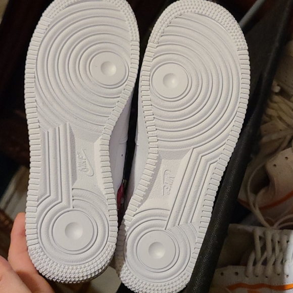 Air Force 1 - Picture 2 of 4